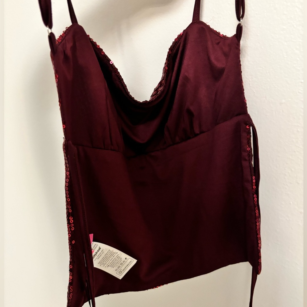 COSMO OPEN BACK SEQUIN TOP - Picture 5 of 5
